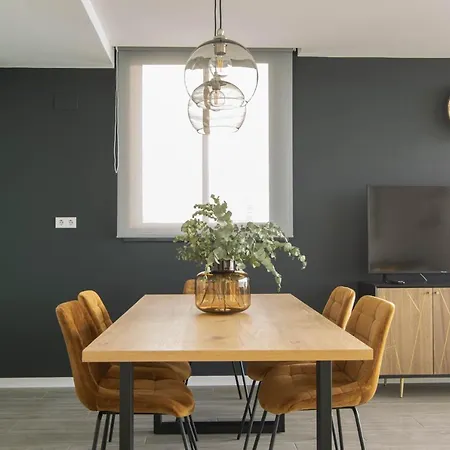 Modern Sea Front East Wind Apartment