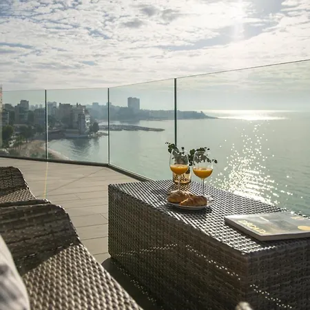 Apartment Modern Sea Front East Wind *