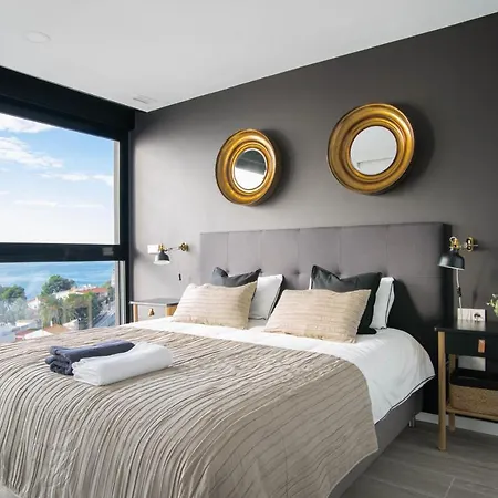 Modern Sea Front East Wind *
