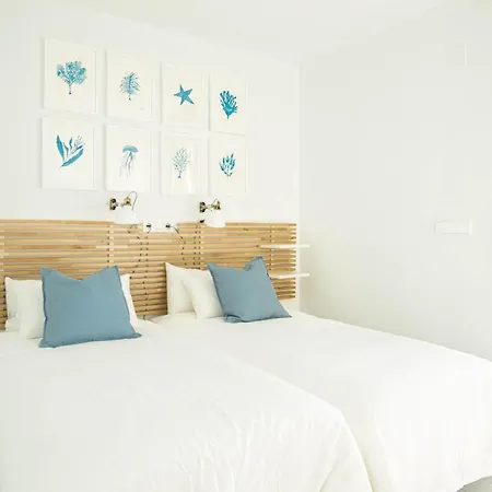Modern Sea Front East Wind Apartment