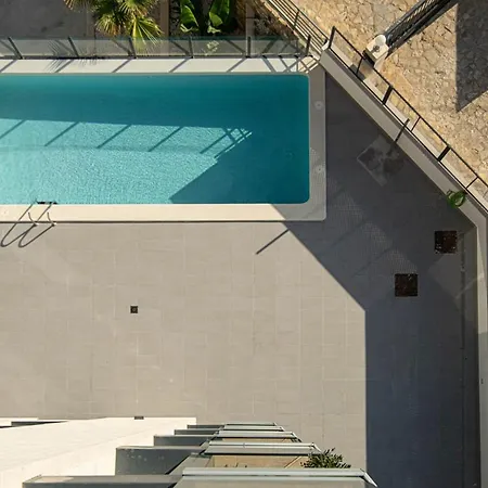 Apartment Modern Sea Front East Wind